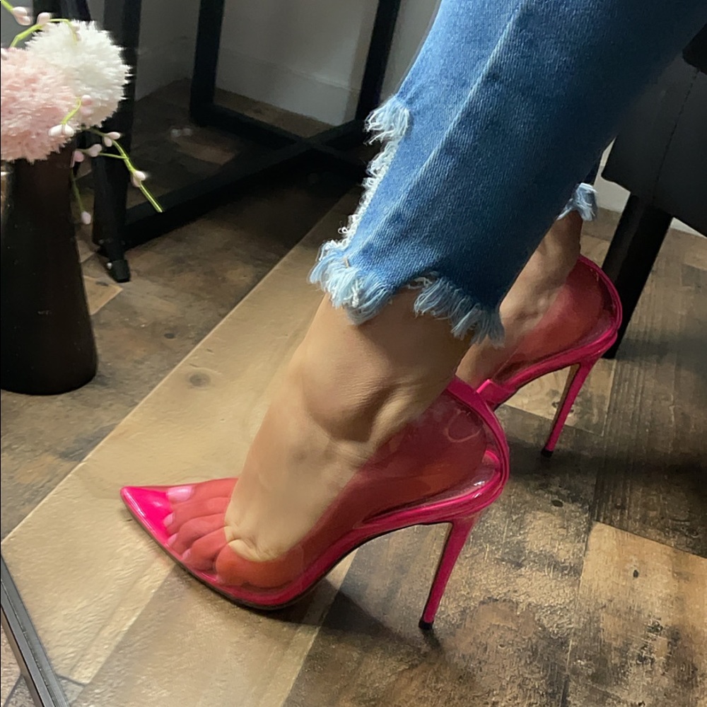 Pink squirrel pumps